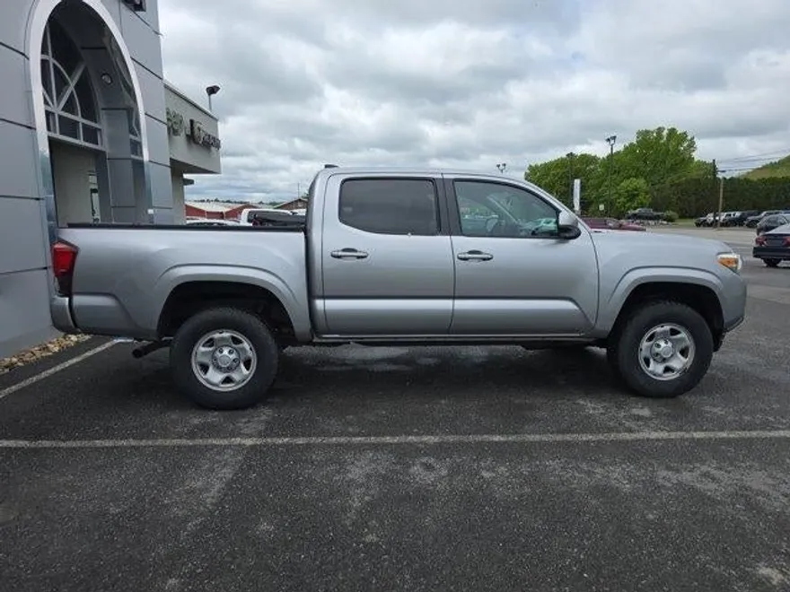 2021 Toyota Tacoma 4x4 SR Double Cab V6 photo 1
