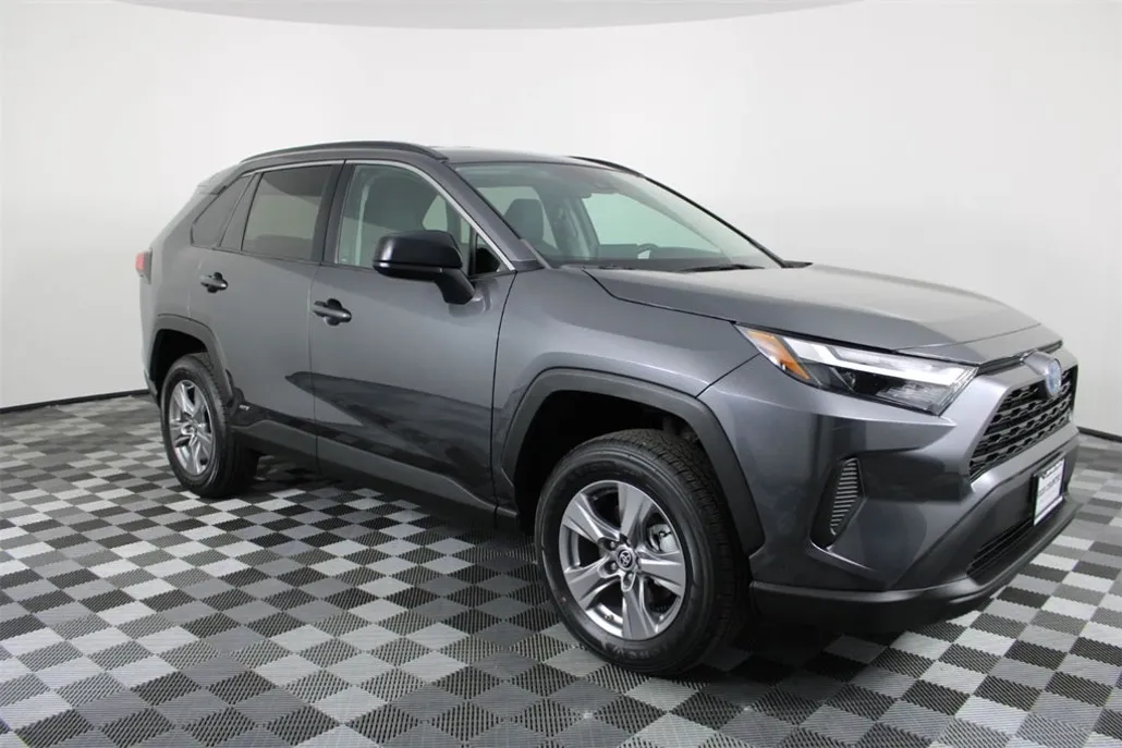 2023 Toyota RAV4 Hybrid LE photo 1