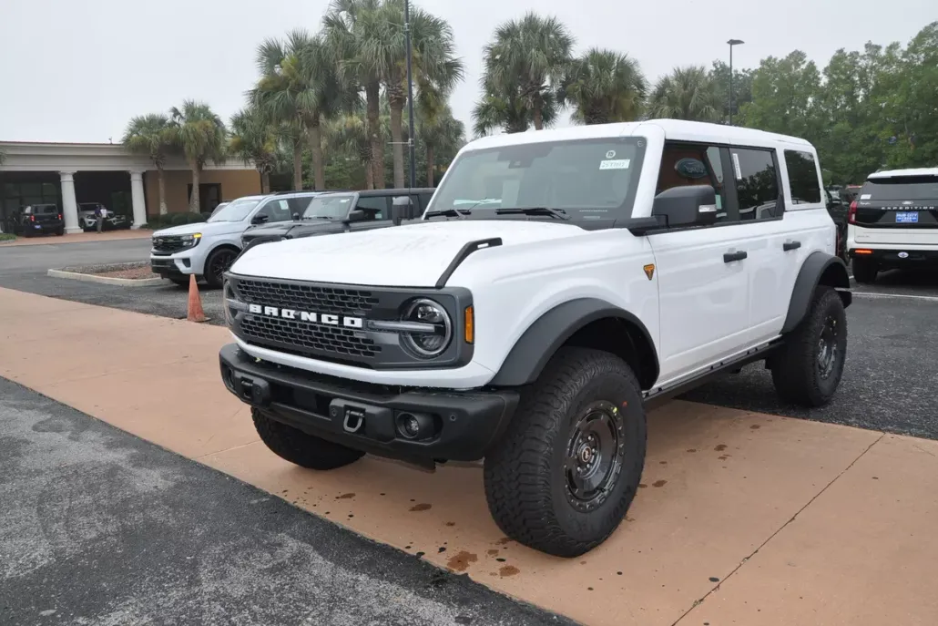 2025 Ford Bronco Badlands photo 1