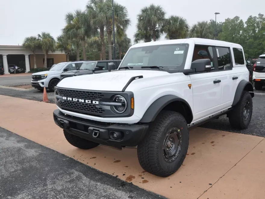 2025 Ford Bronco Badlands photo 1