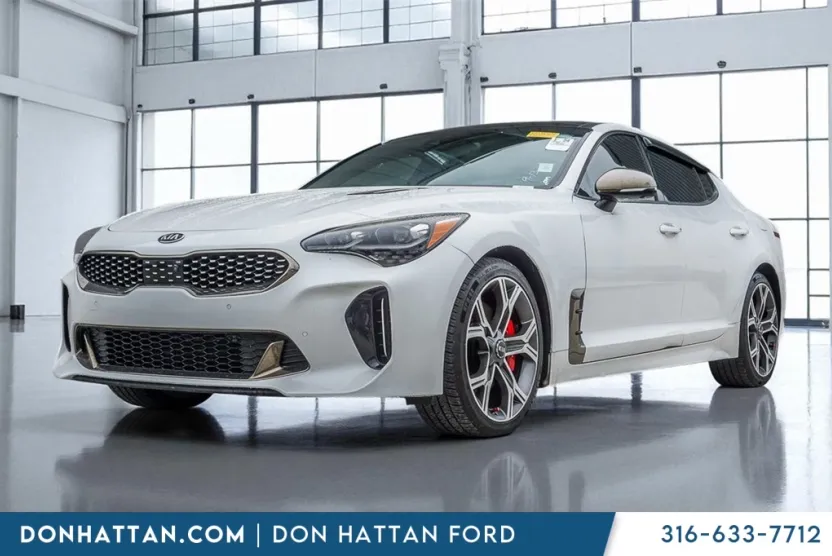 2020 Kia Stinger GT2 photo 1