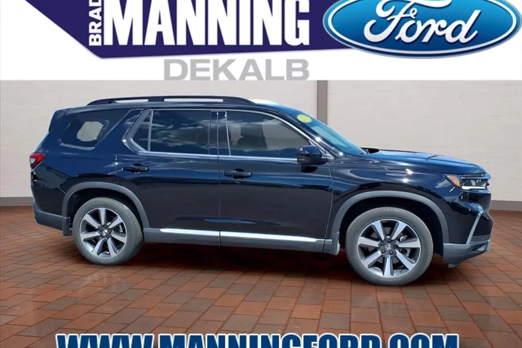 2023 Honda Pilot Touring photo 1