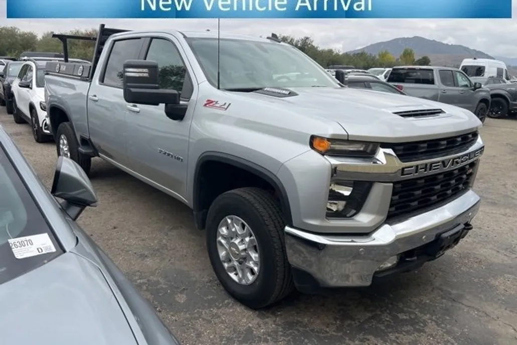 2022 Chevrolet Silverado 3500HD LT photo 1