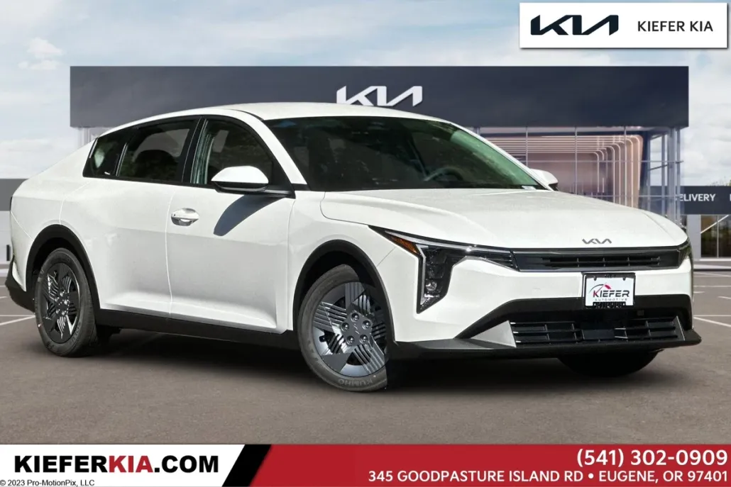 2025 Kia K4 LX photo 1