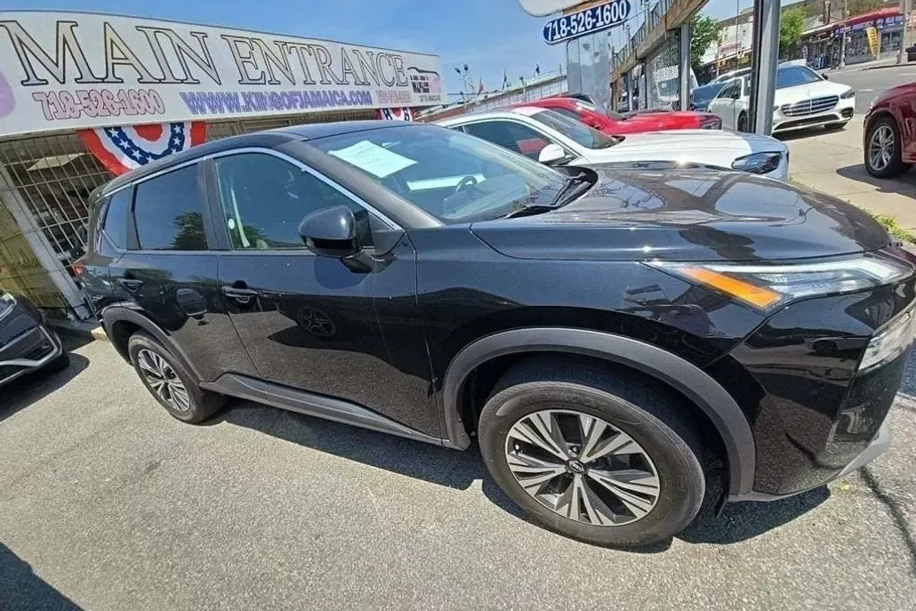 2023 Nissan Rogue AWD SV photo 1