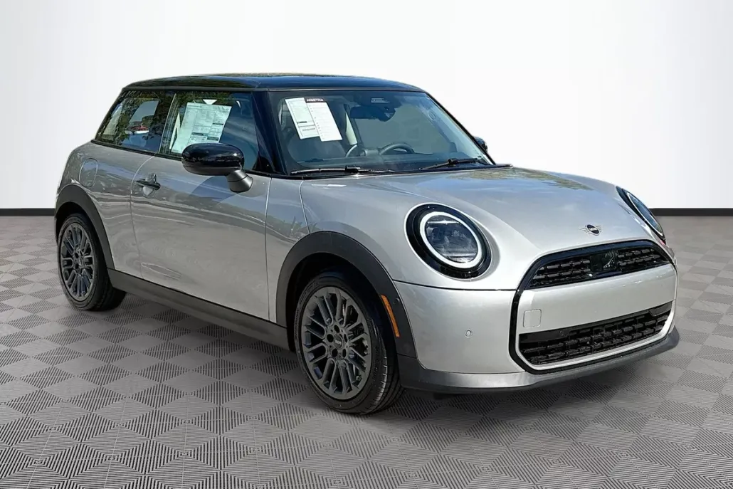 2025 Mini Cooper 2 Door Hardtop Signature photo 1