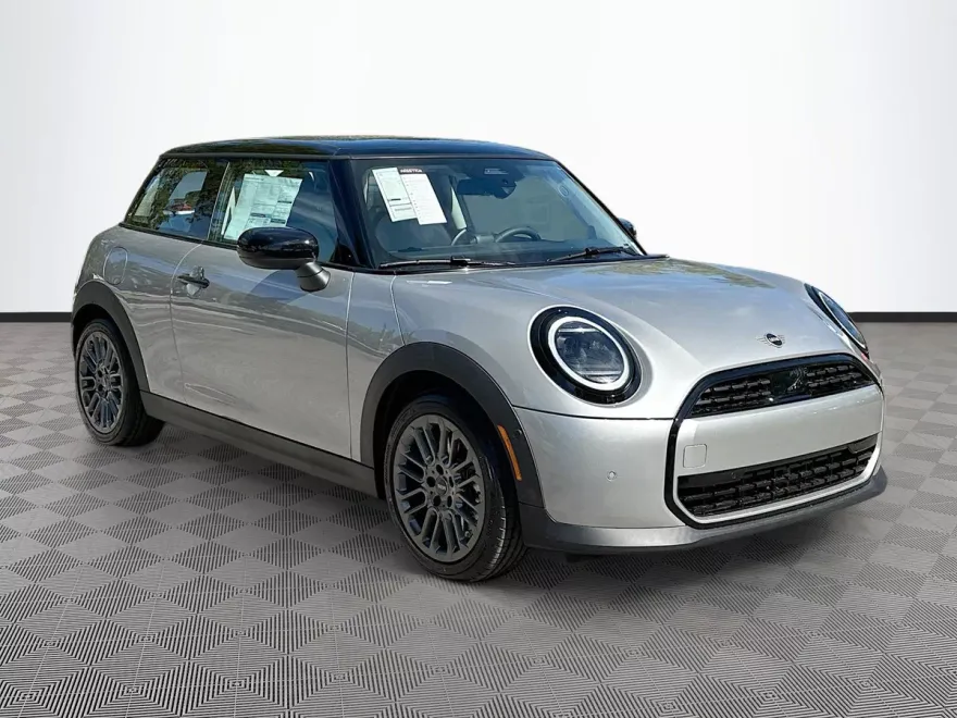 2025 Mini Cooper 2 Door Hardtop Signature photo 1