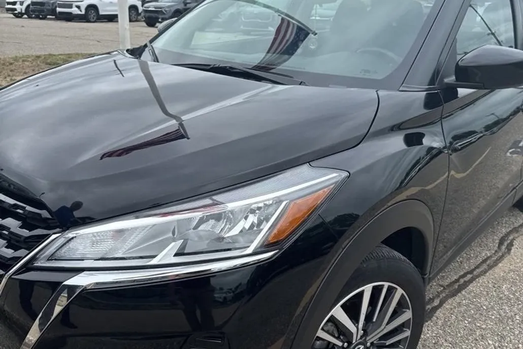 2021 Nissan Kicks SV photo 1