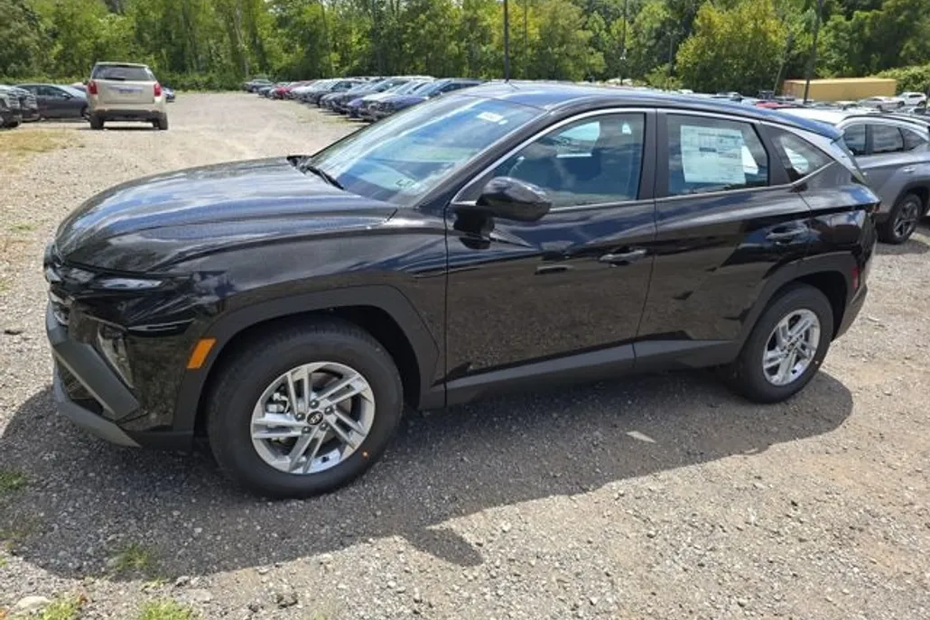 2025 Hyundai Tucson SE photo 1