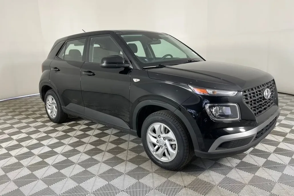 2024 Hyundai Venue SE photo 1