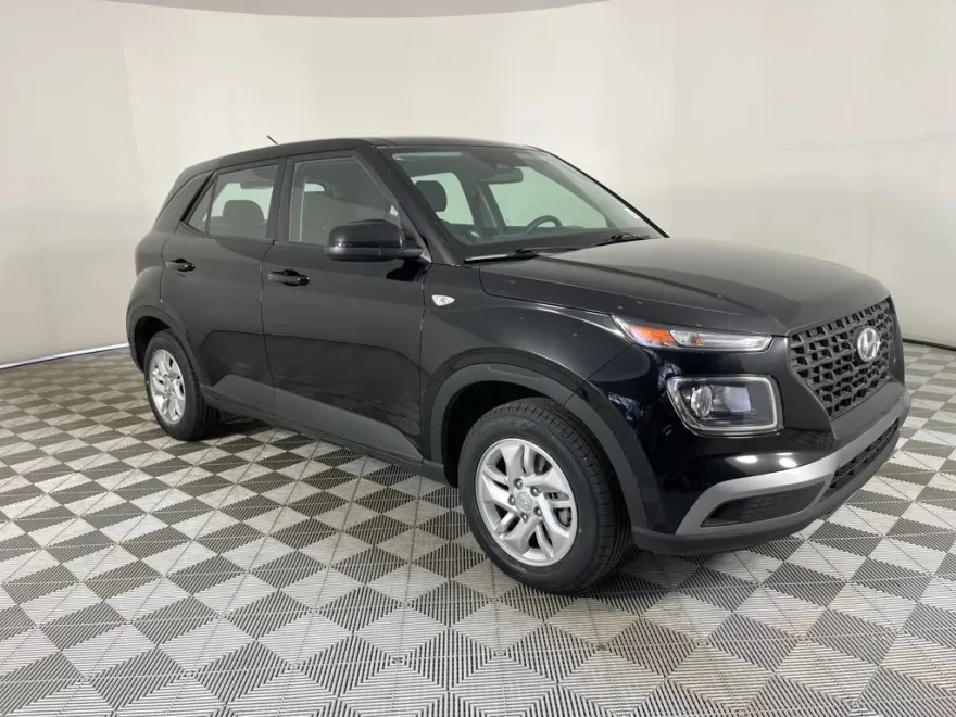 2024 Hyundai Venue SE photo 1