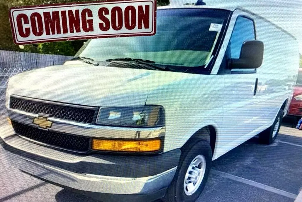 2022 Chevrolet Express Cargo photo 1