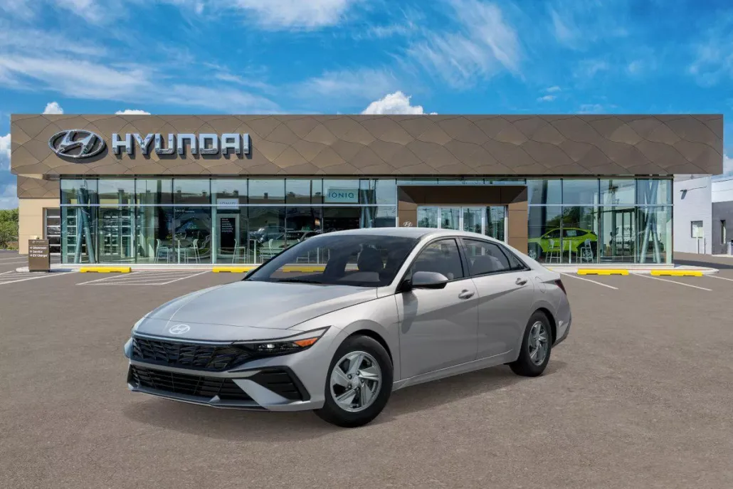 2025 Hyundai Elantra SE photo 1