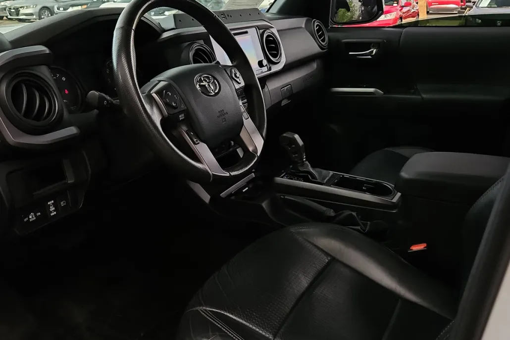 2019 Toyota Tacoma 4x4 SR photo 1