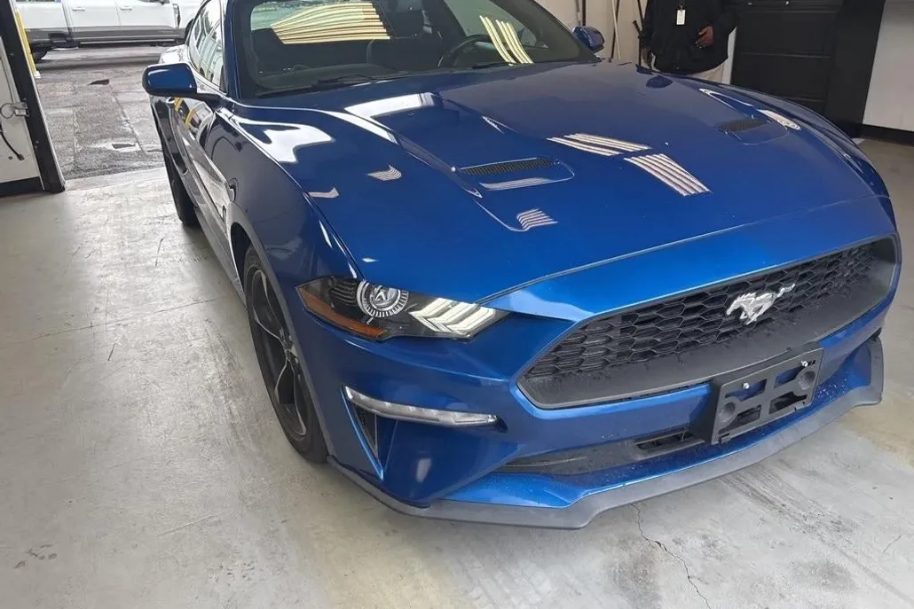 2018 Ford Mustang EcoBoost photo 1
