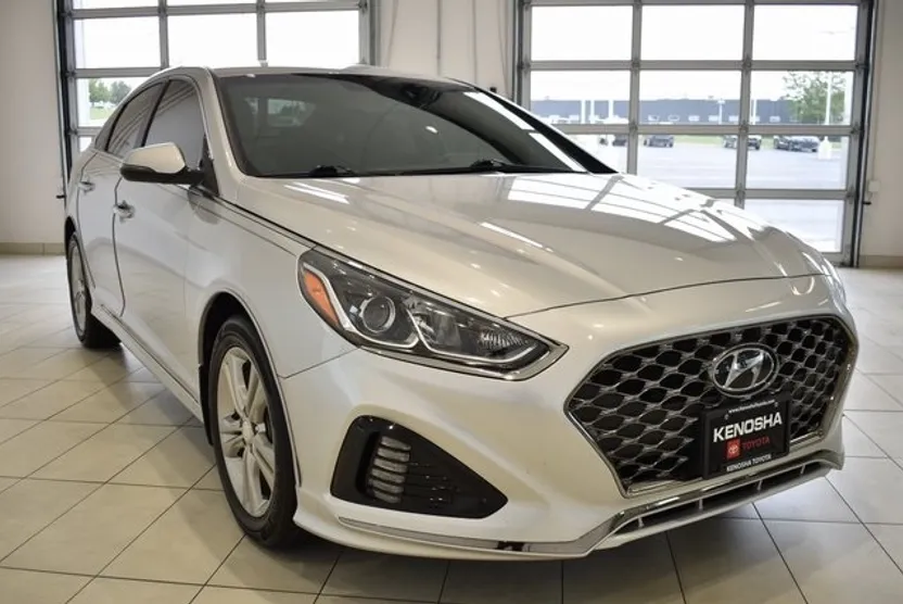 2019 Hyundai Sonata SEL photo 1