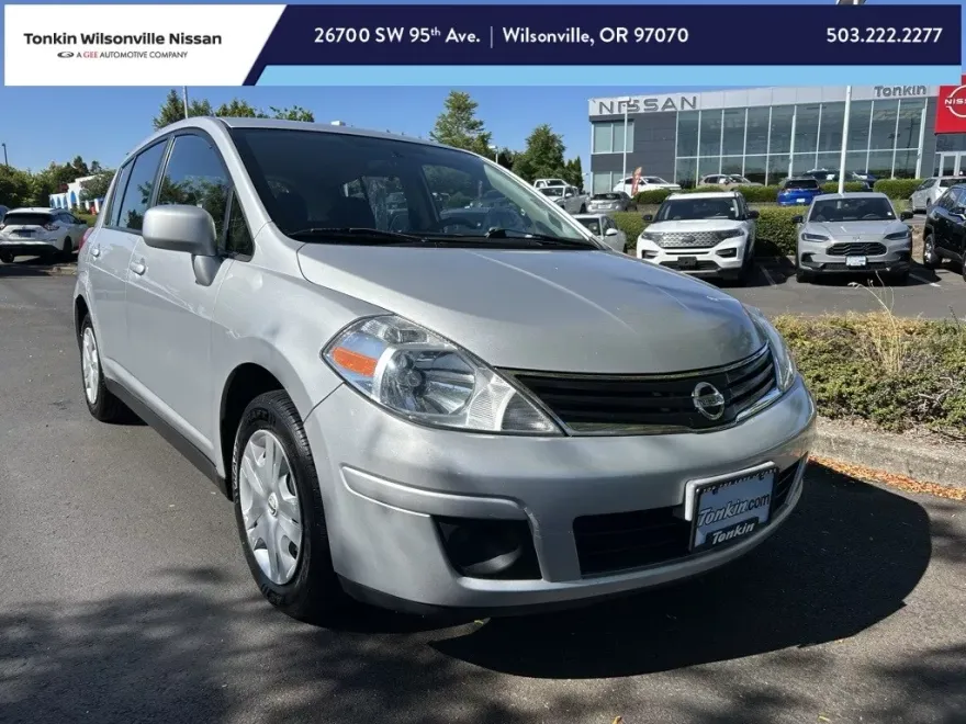 2012 Nissan Versa 1.8 S photo 1