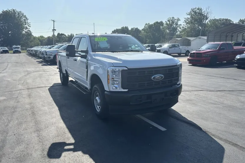 2024 Ford F-250 photo 1