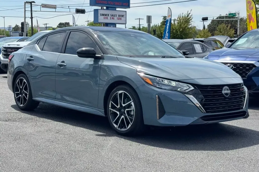 2024 Nissan Sentra SR photo 1