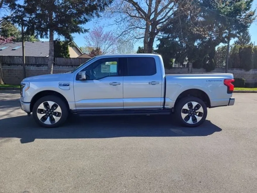 2024 Ford F-150 Platinum photo 2