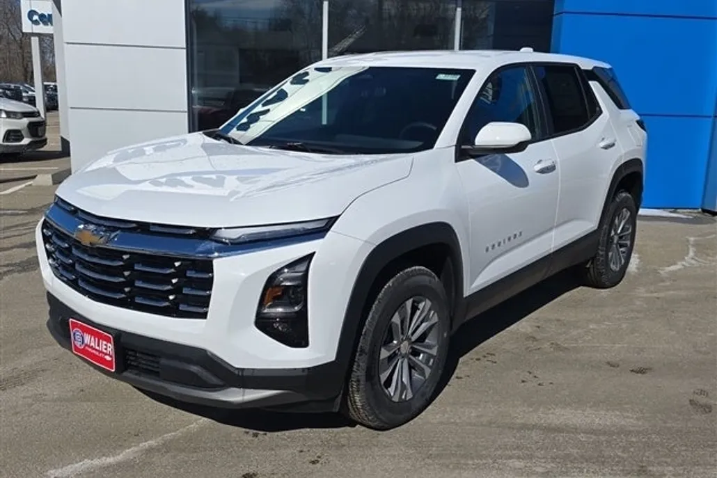 2025 Chevrolet Equinox LT photo 1