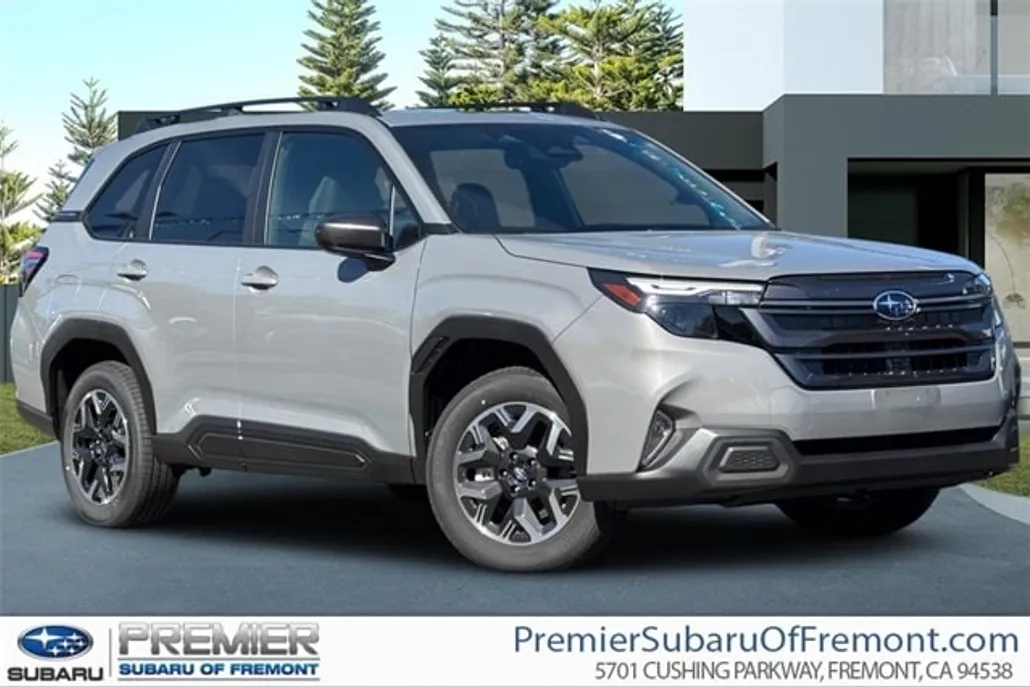 2025 Subaru Forester Premium Base photo 1