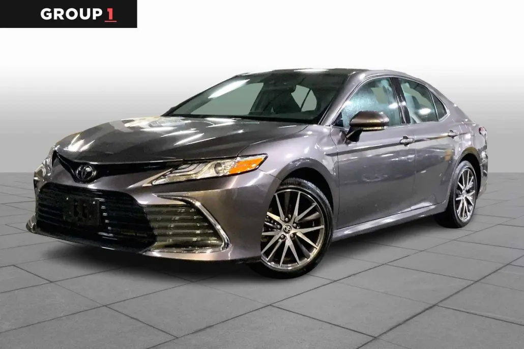 2022 Toyota Camry XLE photo 1