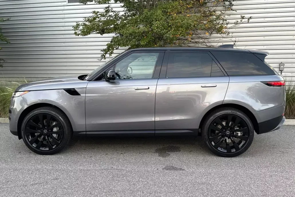 2025 Land Rover Range Rover Sport SE photo 1