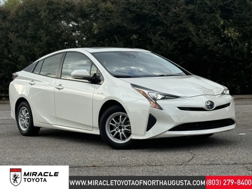 2018 Toyota Prius Four photo 1