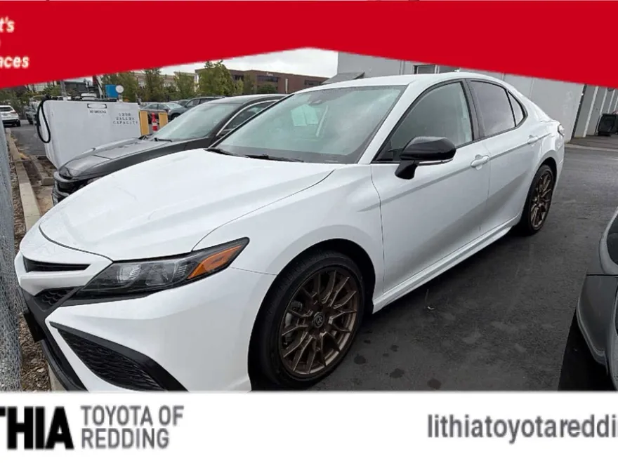 2024 Toyota Camry SE photo 1