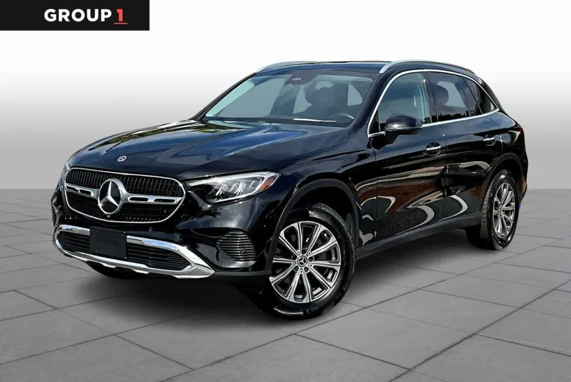 2024 Mercedes Benz GLC 300 photo 1
