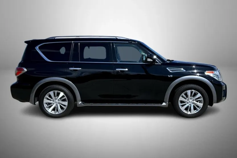 2019 Nissan Armada SV photo 1