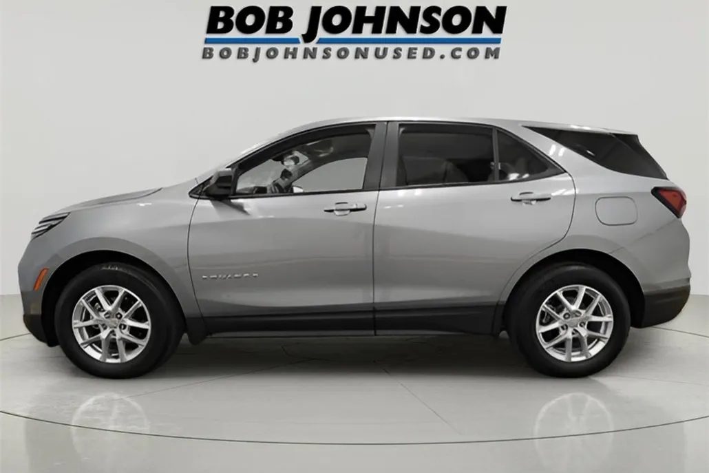 2024 Chevrolet Equinox LS photo 1