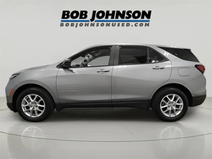 2024 Chevrolet Equinox LS photo 1