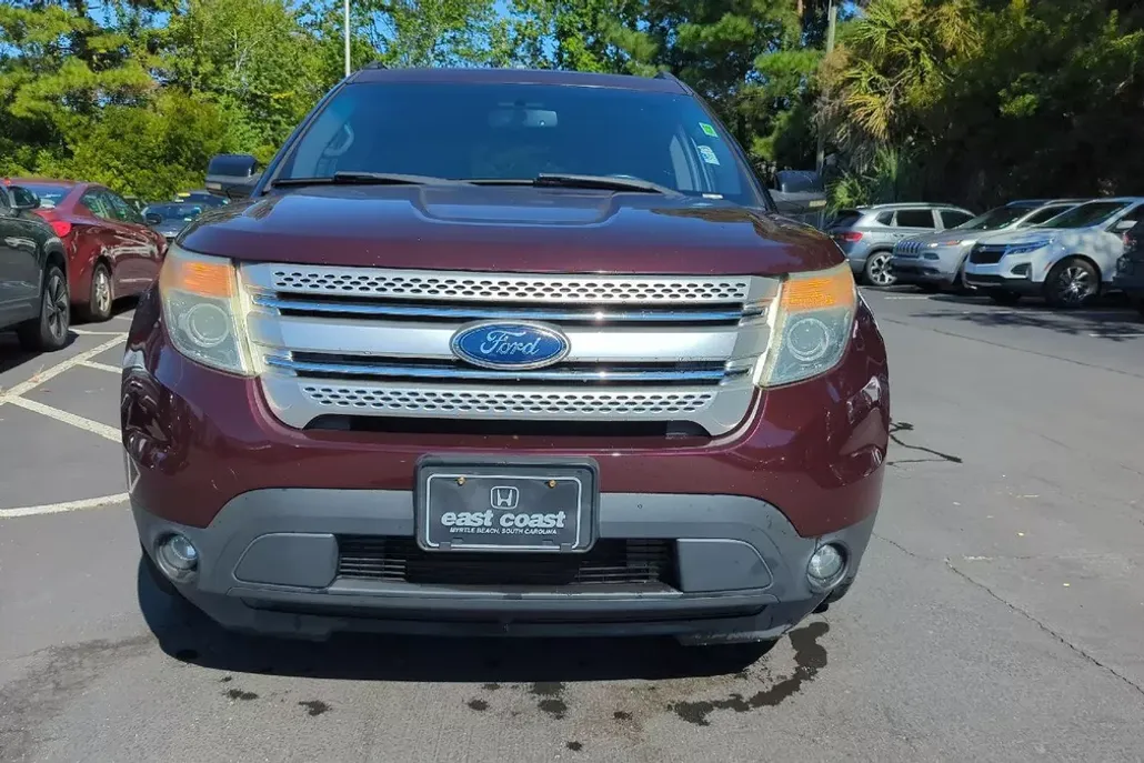 2011 Ford Explorer XLT photo 1