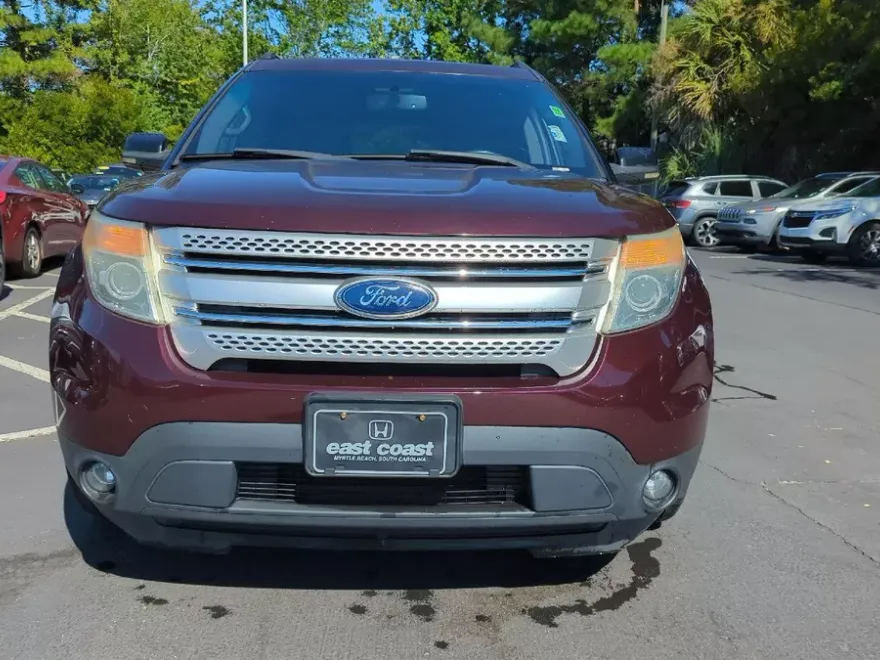 2011 Ford Explorer XLT photo 1