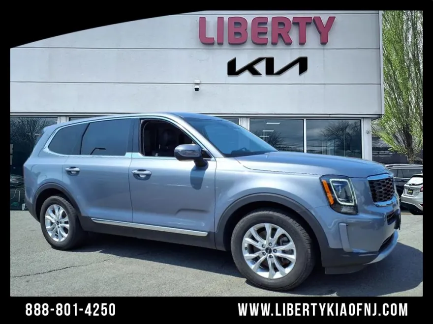 2022 Kia Telluride LX photo 1