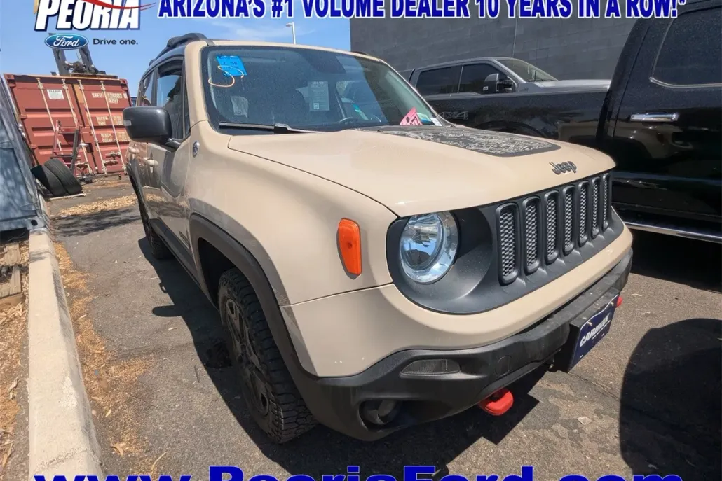 2017 Jeep Renegade Trailhawk photo 1