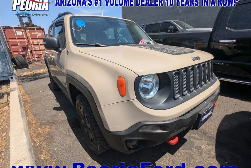 2017 Jeep Renegade Trailhawk photo 1