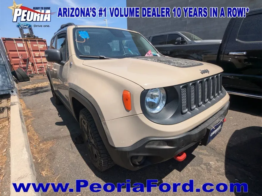 2017 Jeep Renegade Trailhawk photo 1
