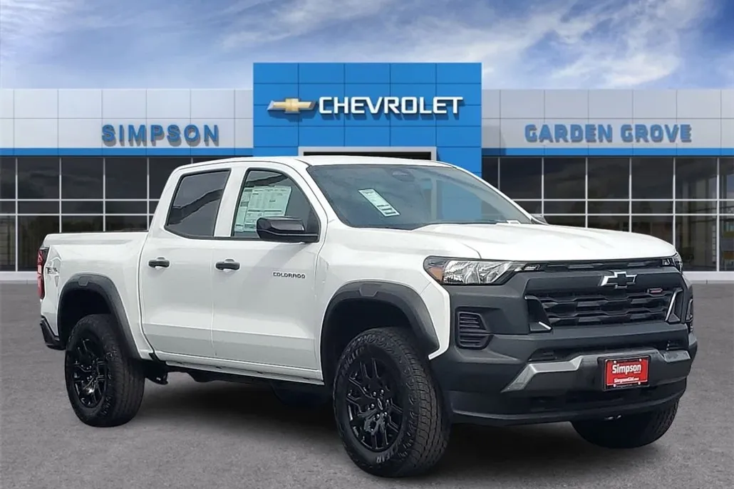 2026 Chevrolet Colorado Trail Boss photo 1
