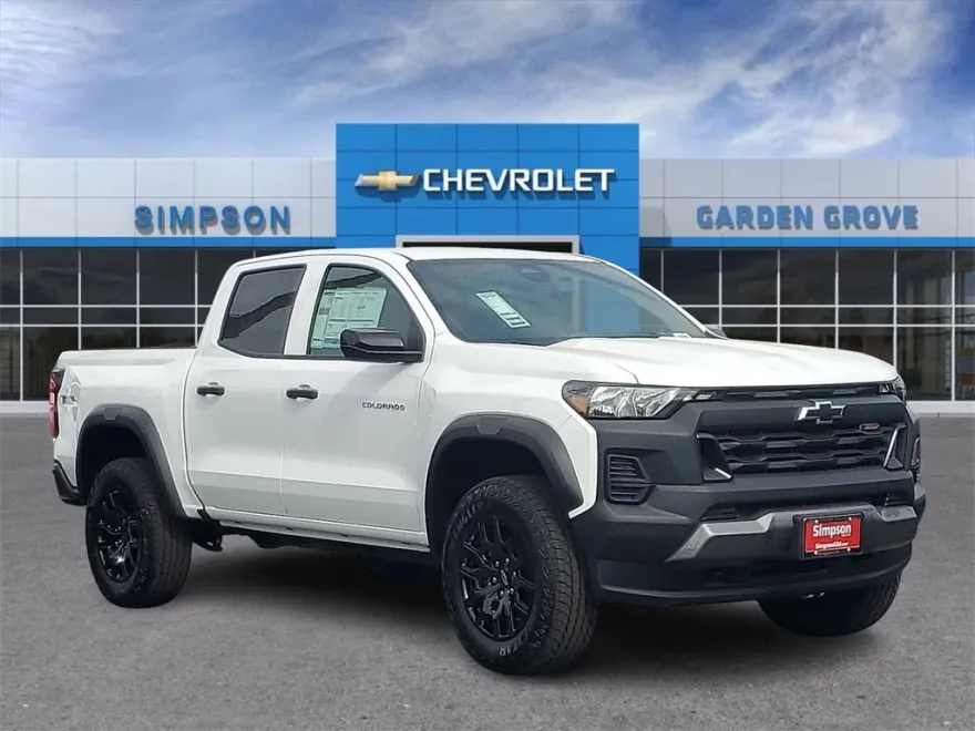 2026 Chevrolet Colorado Trail Boss photo 1