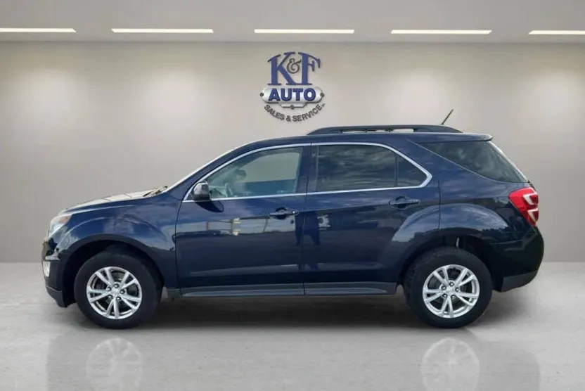 2017 Chevrolet Equinox LT photo 1
