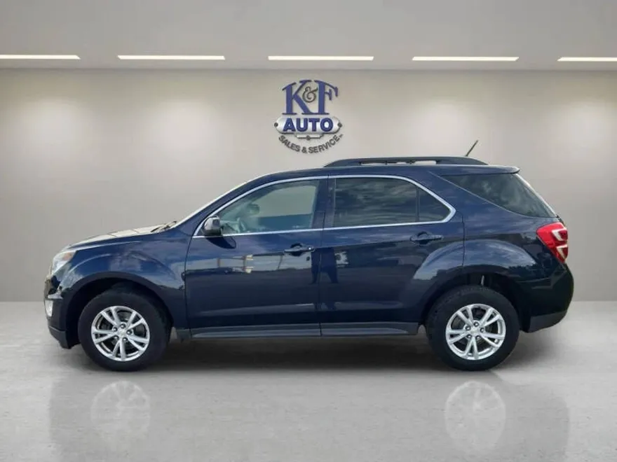 2017 Chevrolet Equinox LT photo 1