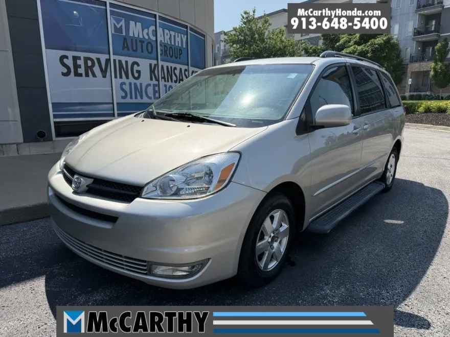 2005 Toyota Sienna XLE photo 1