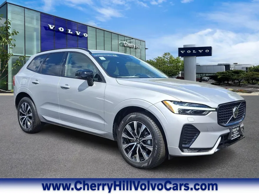 2025 Volvo XC60 B5 Core photo 1