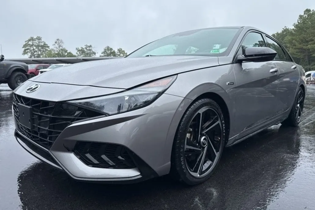 2022 Hyundai Elantra N Line photo 1