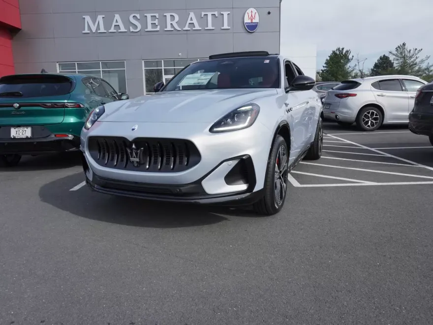 2025 Maserati Grecale photo 1