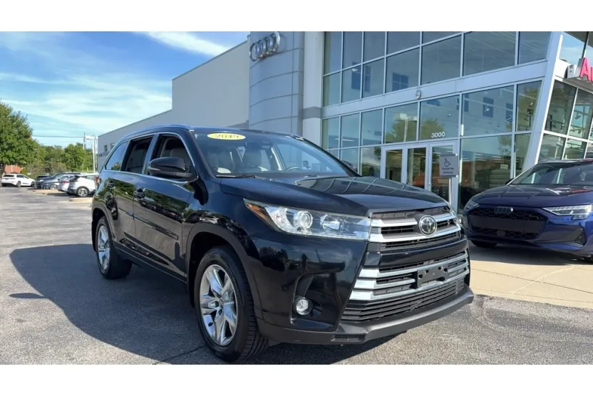 2019 Toyota Highlander Limited photo 1