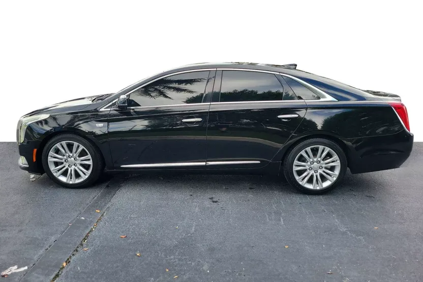 2018 Cadillac XTS Luxury photo 1